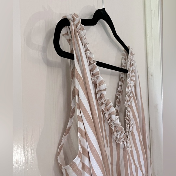 Aakaa Tan and Brown Pleated Maxi Sundress - Picture 3 of 12